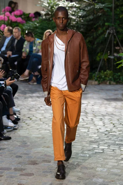 Look 14